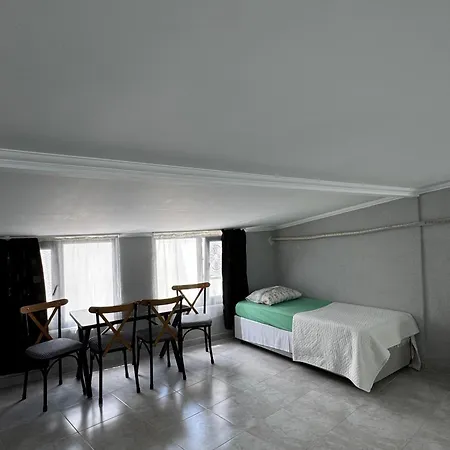 Habitación en casa particular Macaron Midi House